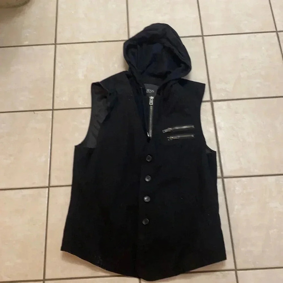 🕺🏼2 for $20 Youth's Guess Vest🕺🏼 - Picture 1 of 8